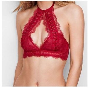 {SOLD} Victoria’s Secret Chantilly Lace Bra